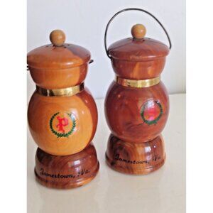 Vintage souvenir wooden Salt and Pepper shakers Jamestown, Virgina